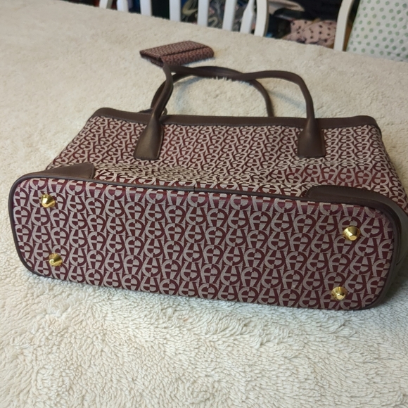 Vintage Etienne Aigner monogram print logo Tote in Burgundy wallet make-up bag - Picture 7 of 12
